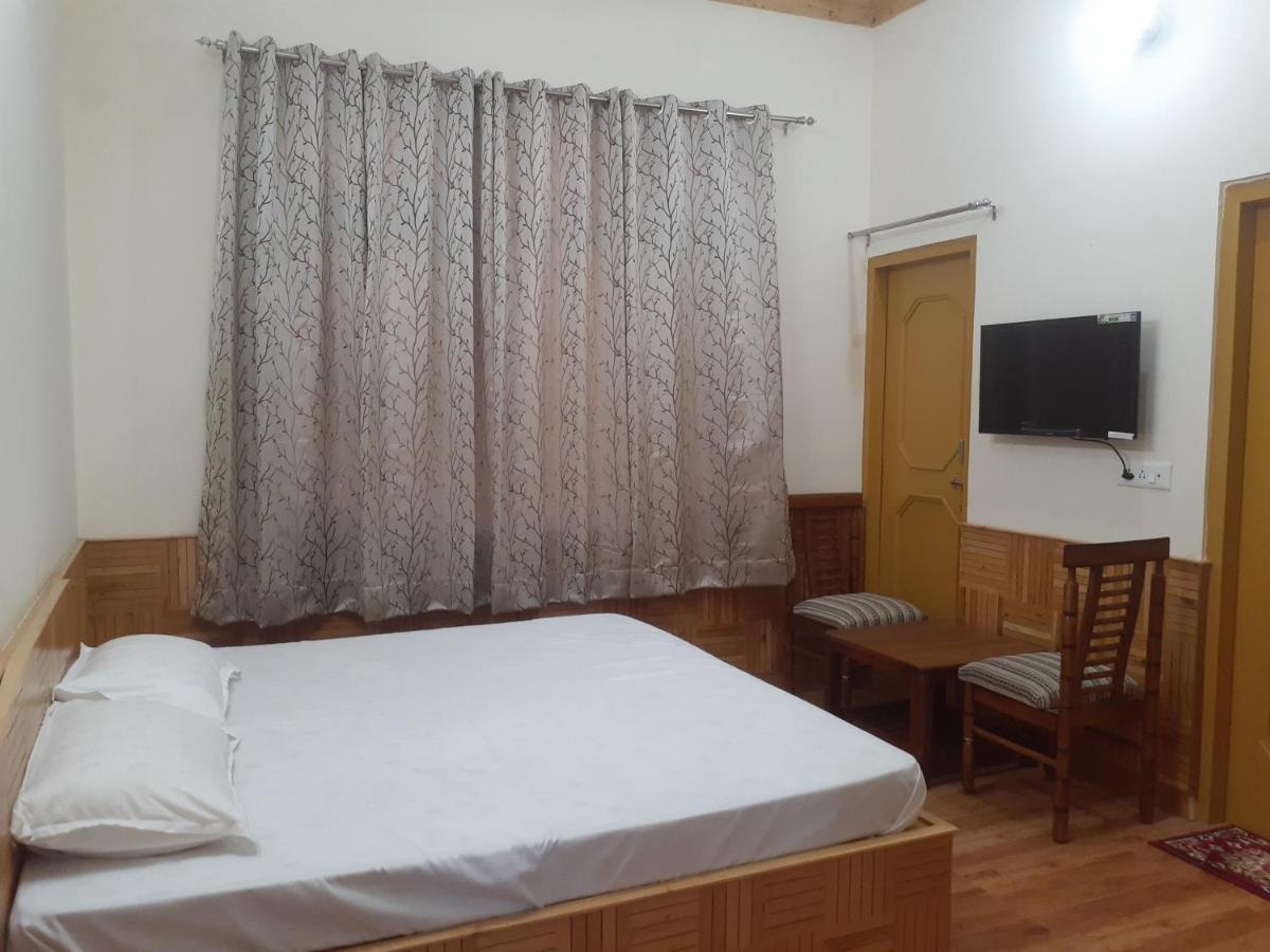 Gazing Moon Homestay Shamshi Exterior photo